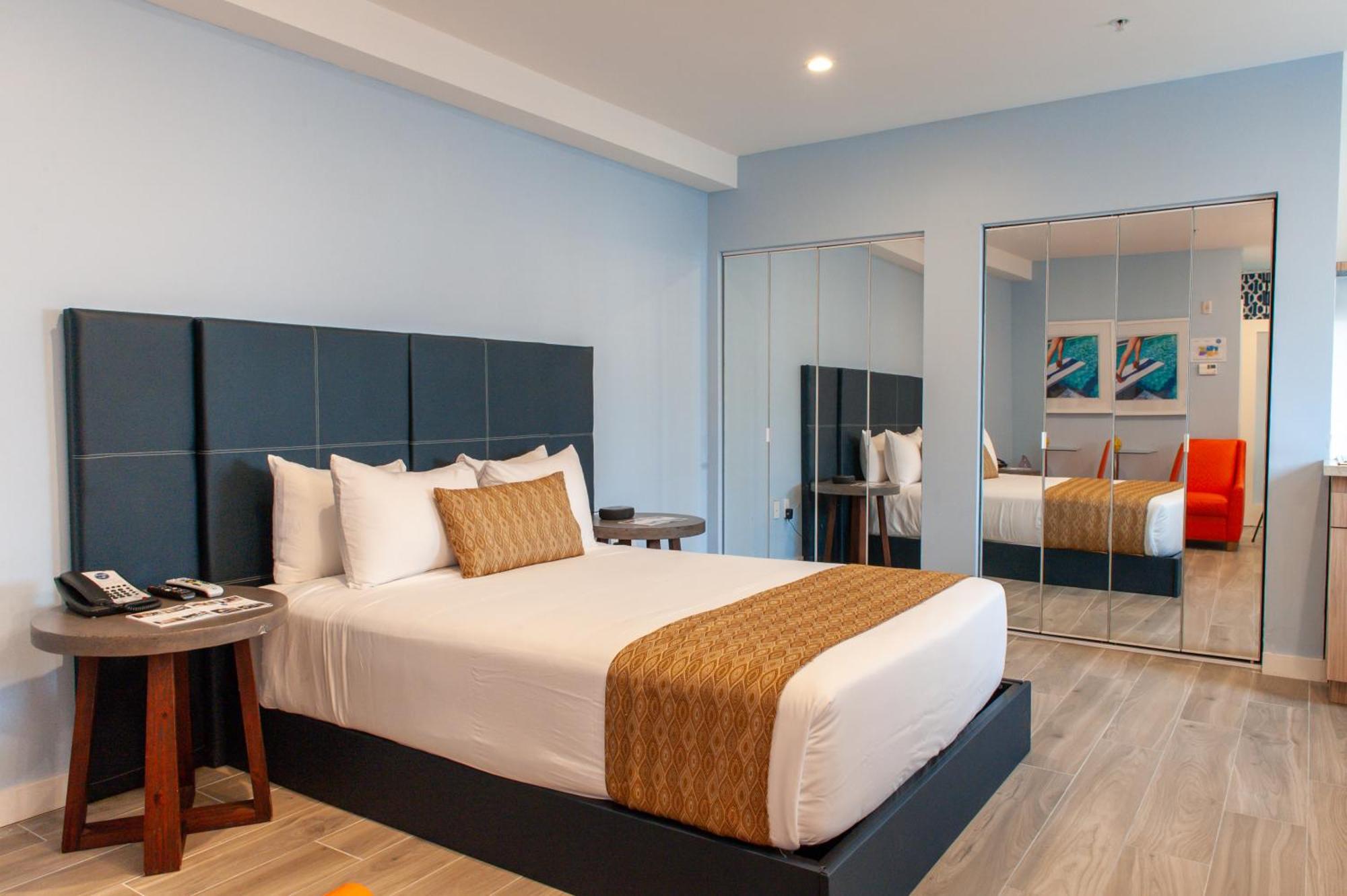 Oceanside Hotel And Suites Майами-Бич Экстерьер фото
